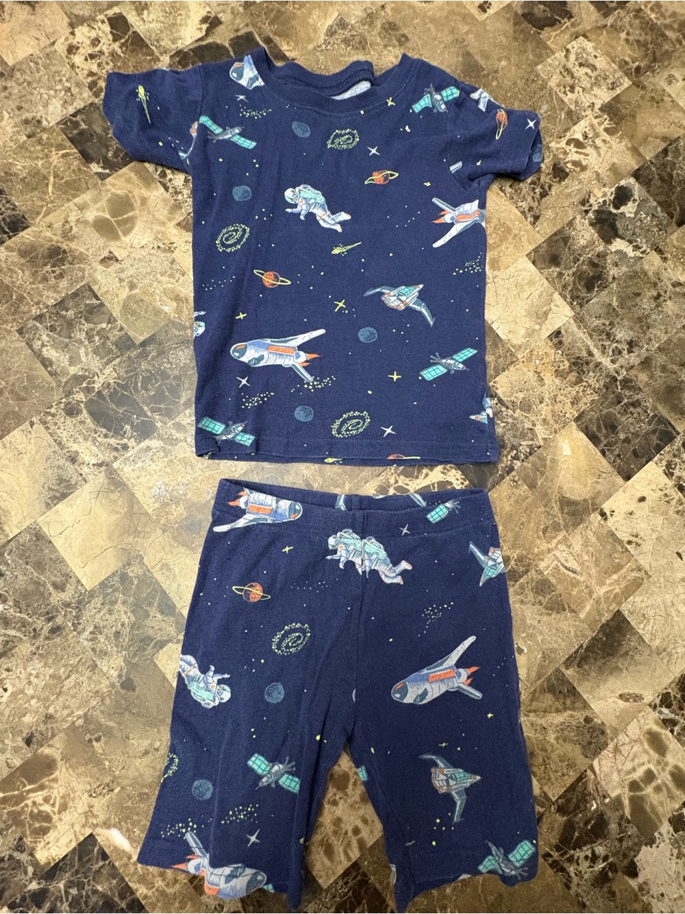 4/30$ Carter's Navy Space Rocket Short Sleeve Pajama Set 6 years